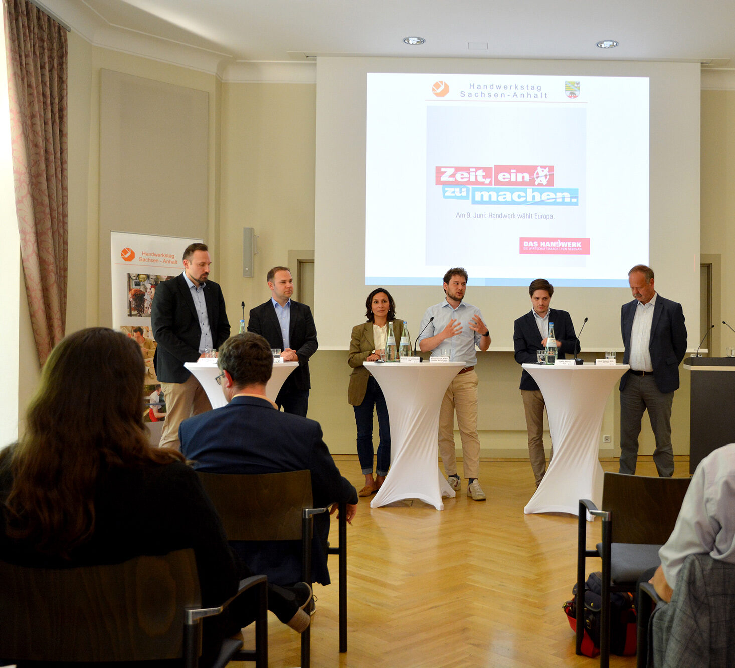 Das Podium des Europawahlforums. Foto: HWK Magdeburg